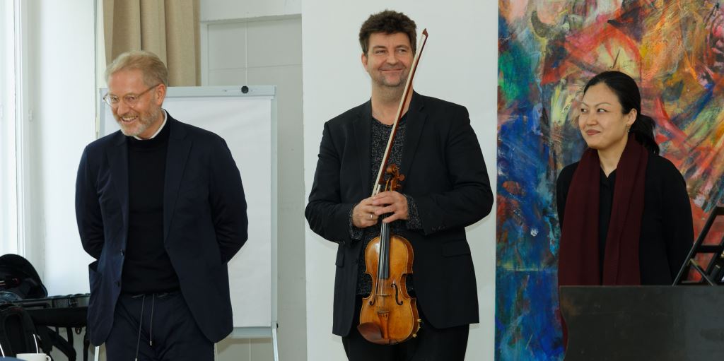 Foto: Mitwirkende bei Lesung und Musik am Ende des Fachtages 2021