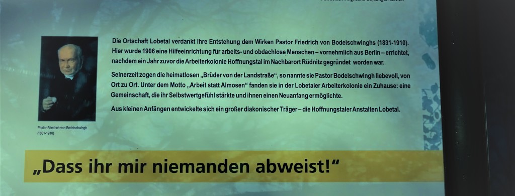 "Das ist mir niemanden abweist", Gedenktafel in Lobetal/Bernau